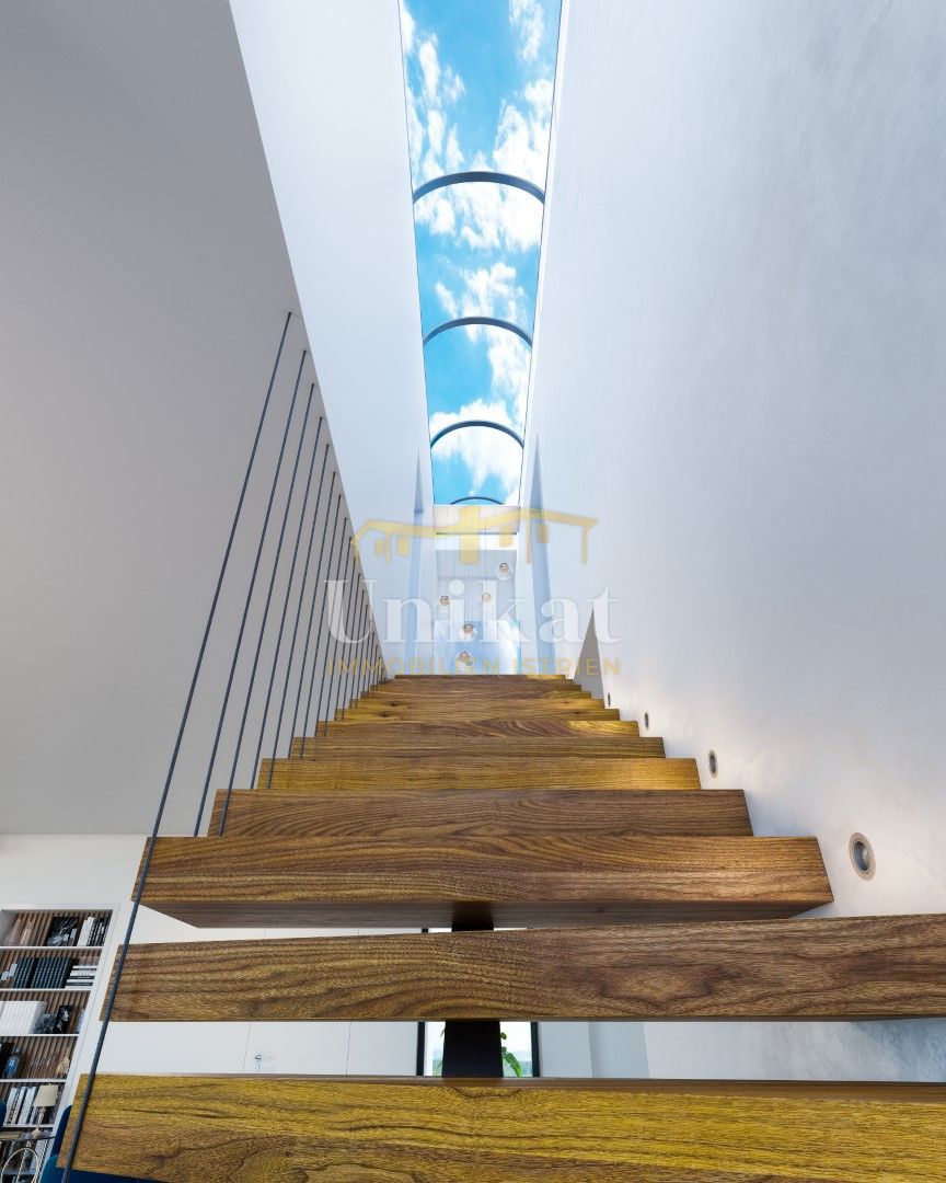 Čudovito gradbeno zemljišče z dovoljenjem za luksuzno vilo